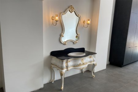Altın Varaklı Banyo