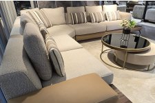 Lora Köşe Takımı