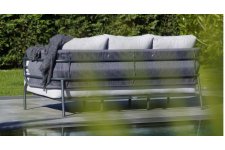 Nevinya Oturma Grubu 